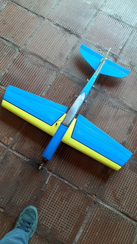 Aeromodelo Pylon em isopor.