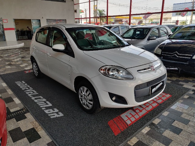Fiat Palio atractive 1.4 Completo Ano 2014 com gnv !