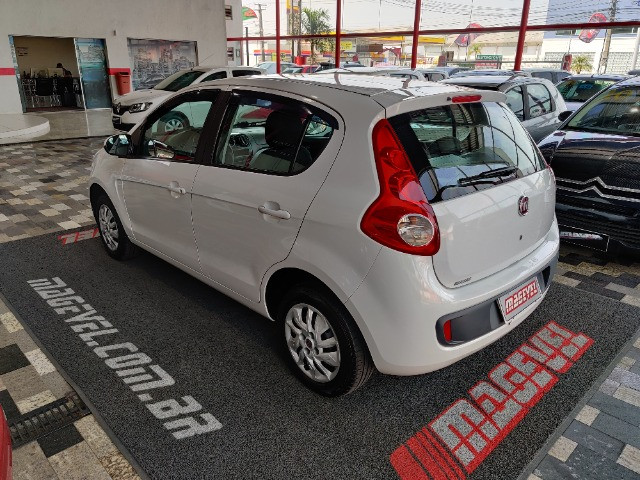 Fiat Palio atractive 1.4 Completo Ano 2014 com gnv ! - Foto 8