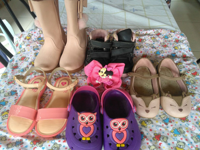 Sapatos pra crianças