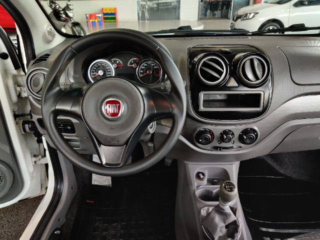 Fiat Palio atractive 1.4 Completo Ano 2014 com gnv ! - Foto 9