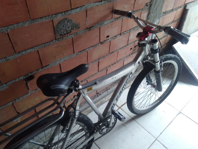 Bicicleta aro 26 quadro aluminio - Foto 2
