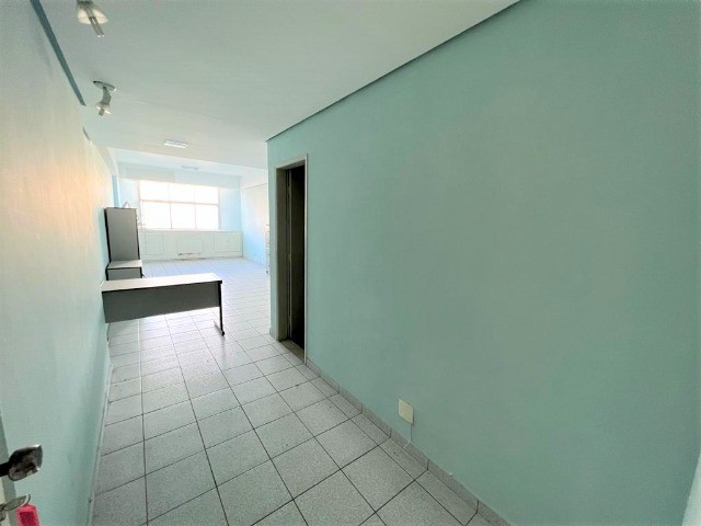 Investimento! Vendo 2 Salas Comerciais no Centro com 80m² - R$ 240.000 - Foto 5