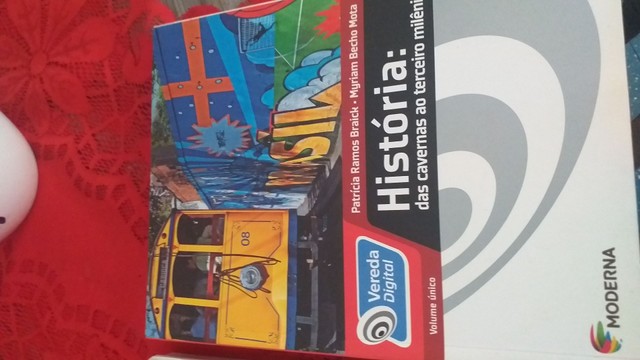 Livros semi novos - Foto 2