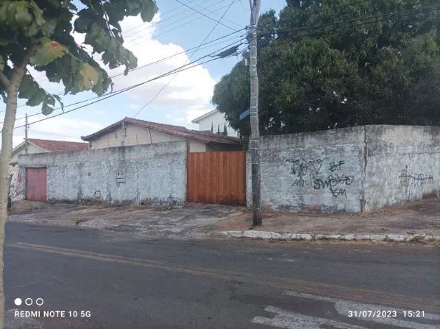 Casa na Vila Moraes com 4 quartos, sendo 2 suítes + banheiro social e 1 barracão  
