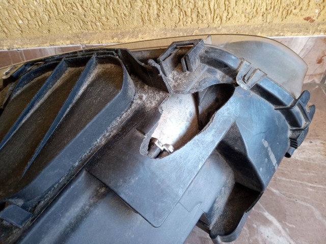Farol Esquerdo Bmw M3 2009 (Detalhe Carcaça) - Foto 5