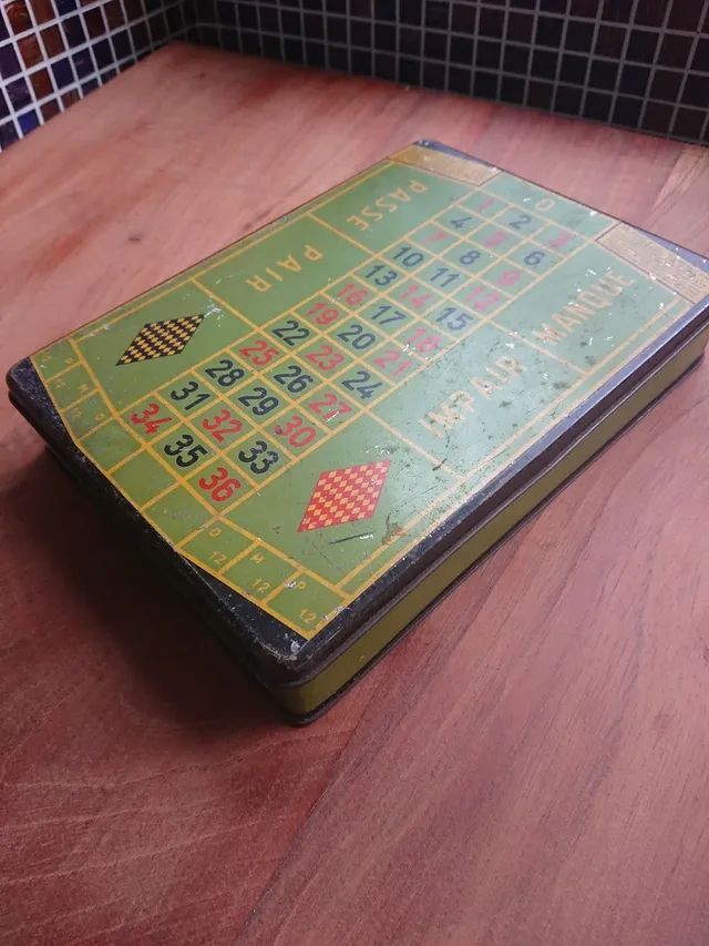 Caixa de balas Dufour com jogo de roleta  - Foto 2