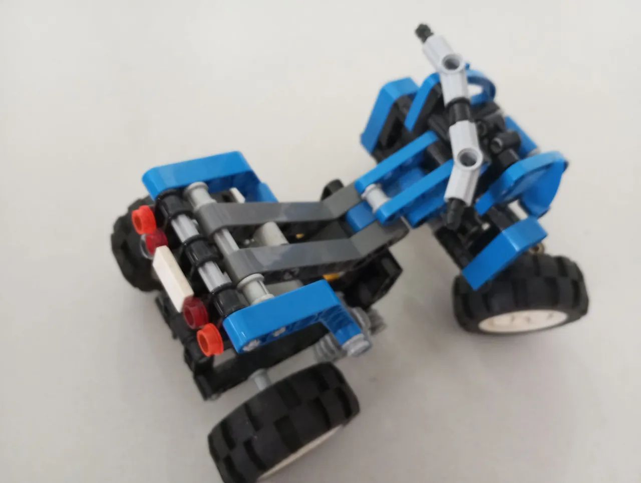 Quadriciclo Lego Technic - Foto 5