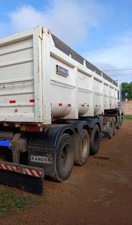 Mercedes 1938 engatada na Caçamba ou no bitren 