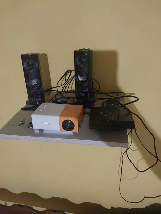 Projetor  e caixa de som  - Foto 4