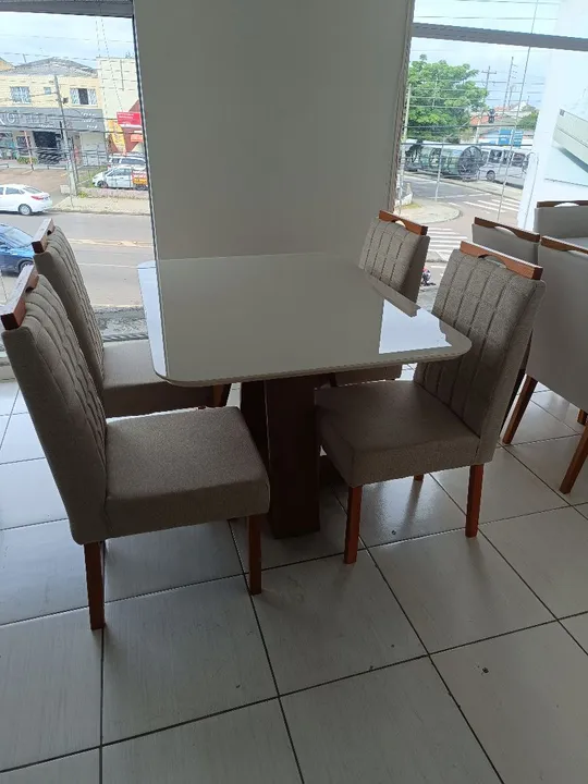 Mesa 1,20x0,90: 4 cadeiras em madeira maciça top de linha, pronta entrega