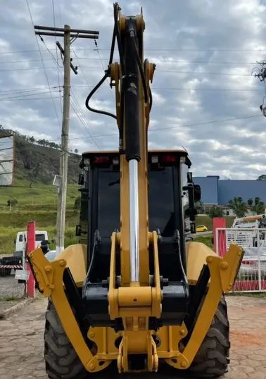 Retro escavadeira Caterpillar 416 2017 (transferência de divida) - Foto 2