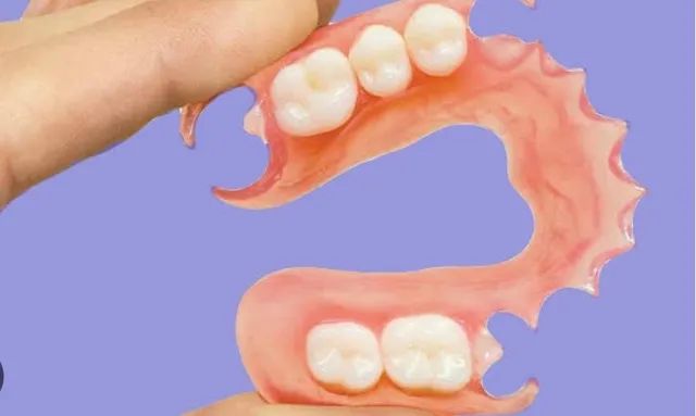 Protetico dentario faço Dentadura roach ponte móvel e flexor - Foto 3