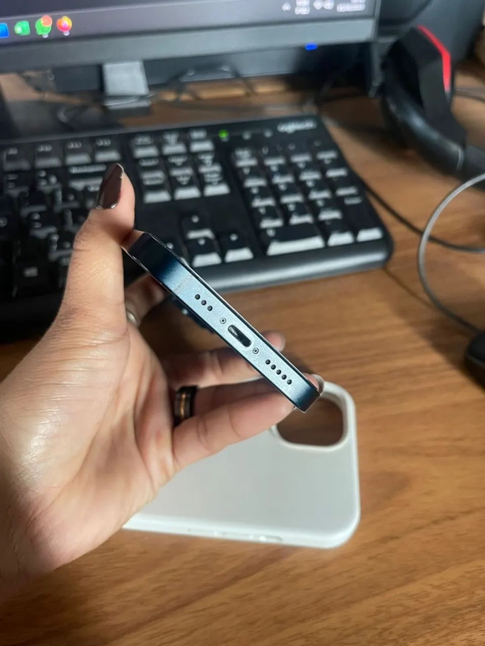 IPHONE 14 (leve trincado,não afeta em nada o funcionamento)