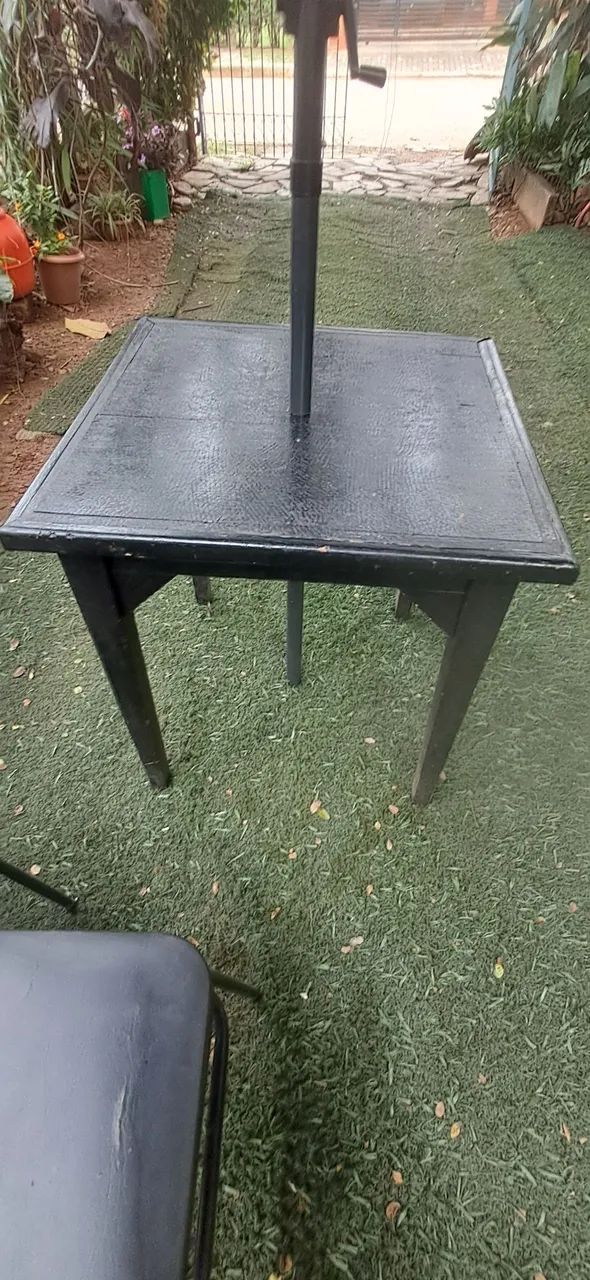 Solid wood table64352682385922120