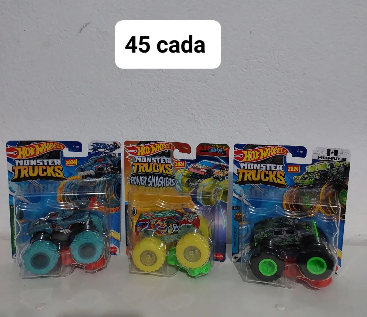 Hot Wheels Monster Trucks Sneakerhead - 2 Carros - Foto 6