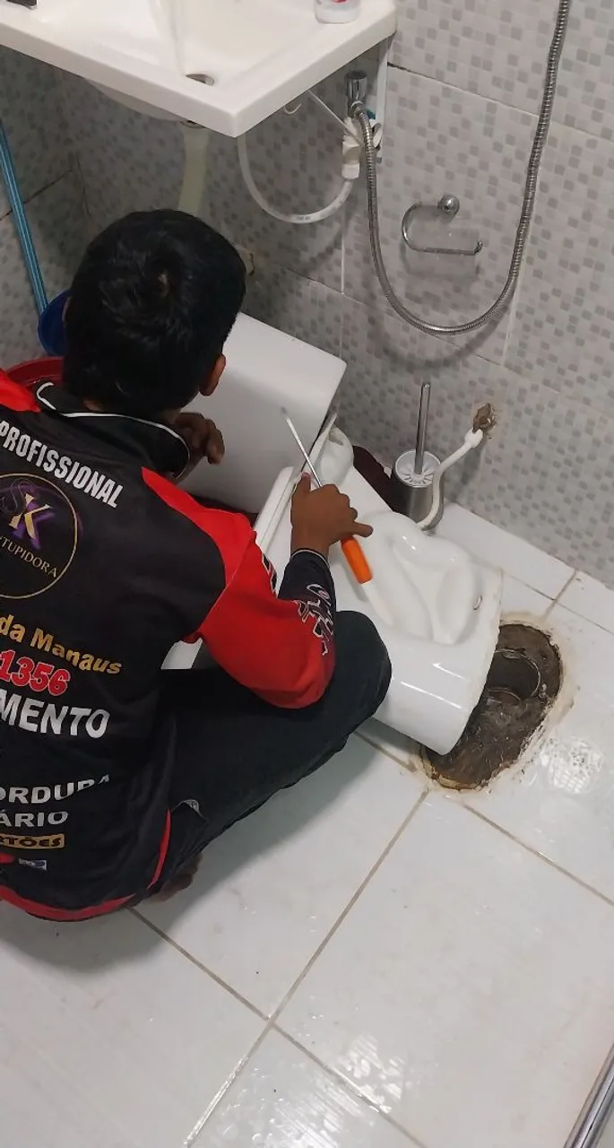 Desentupidora Desentupidor Serviços de encanador profissional *