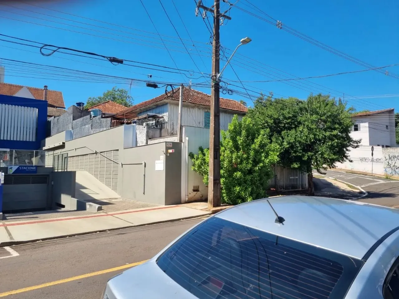 Casa comercial com 255 m² na região Central de Londrina