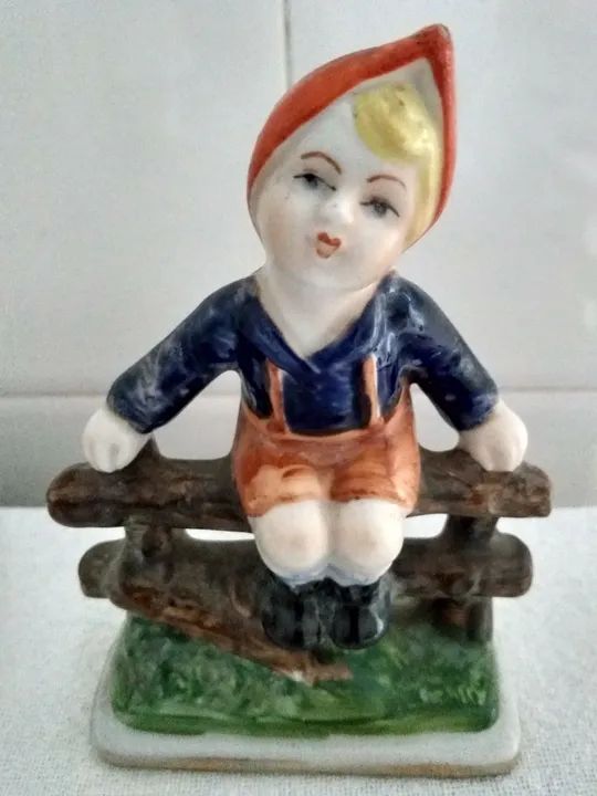 Bibelô em porcelana pintado a mão 