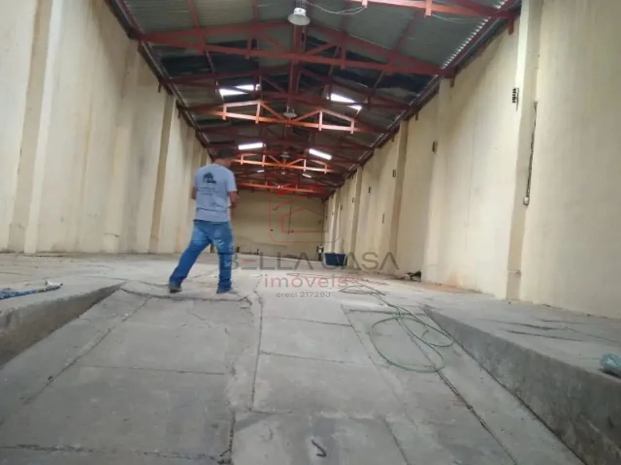 Galpão na Vila Antonieta, 500m2, pé direito 7metros e ligação trifásica