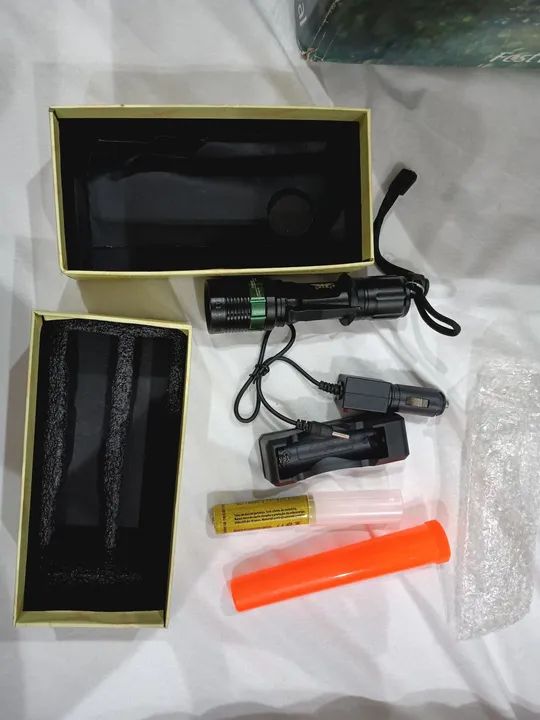 Lanterna Tática Recarregável