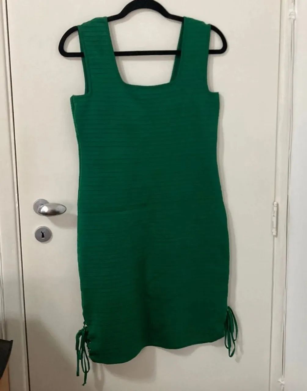 Vestido bandagem verde Carmen Steffens - Foto 2