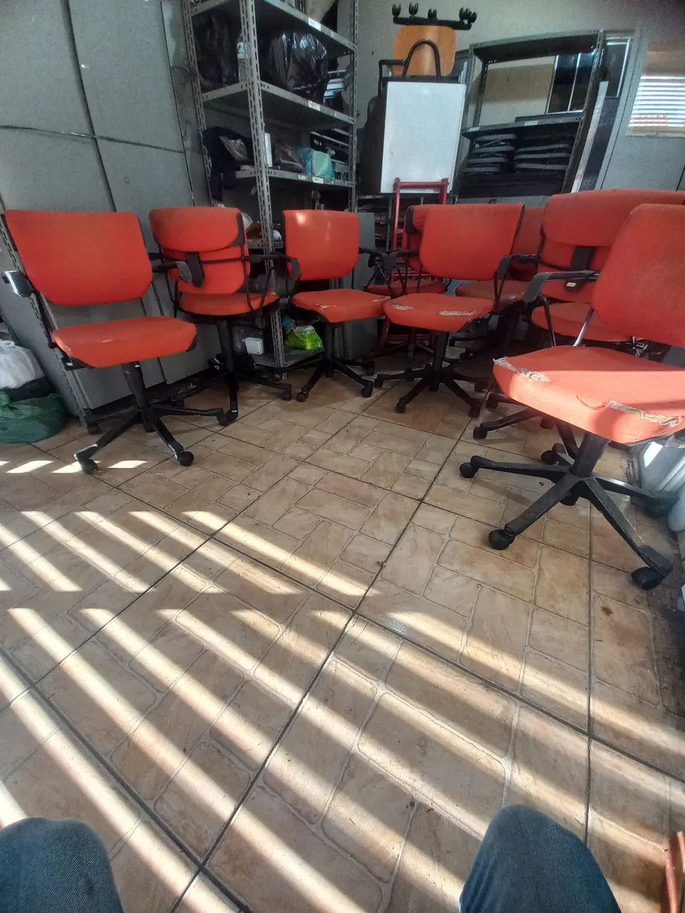 Lote de 70 cadeiras giroflex só 2800