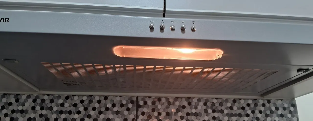 Coifa de Parede para Cozinha,semi-nova,PRA RETIRAR AMANHÃ (Aceito oferta)