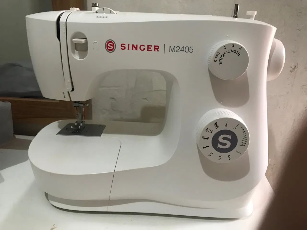 Máquina de Costura Singer M2405