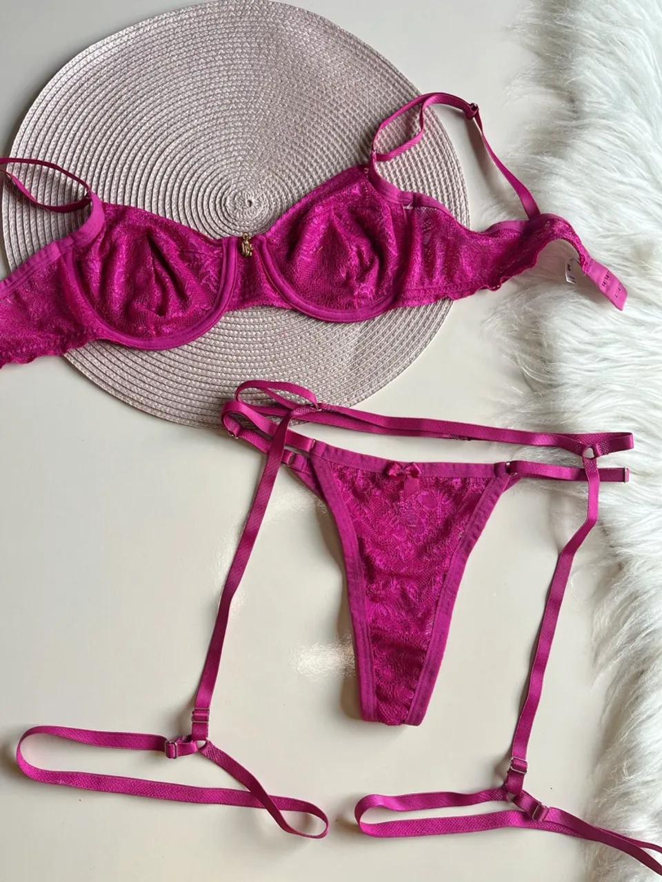 Conjunto lingerie com cinta liga