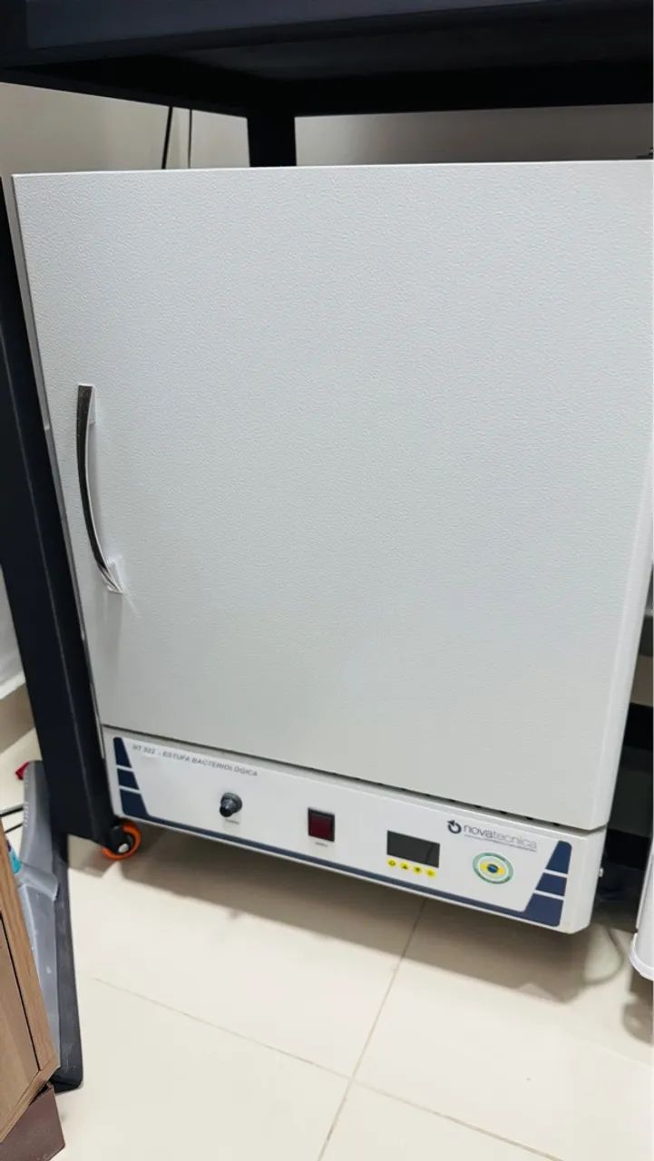 Estufa bacteriológica 