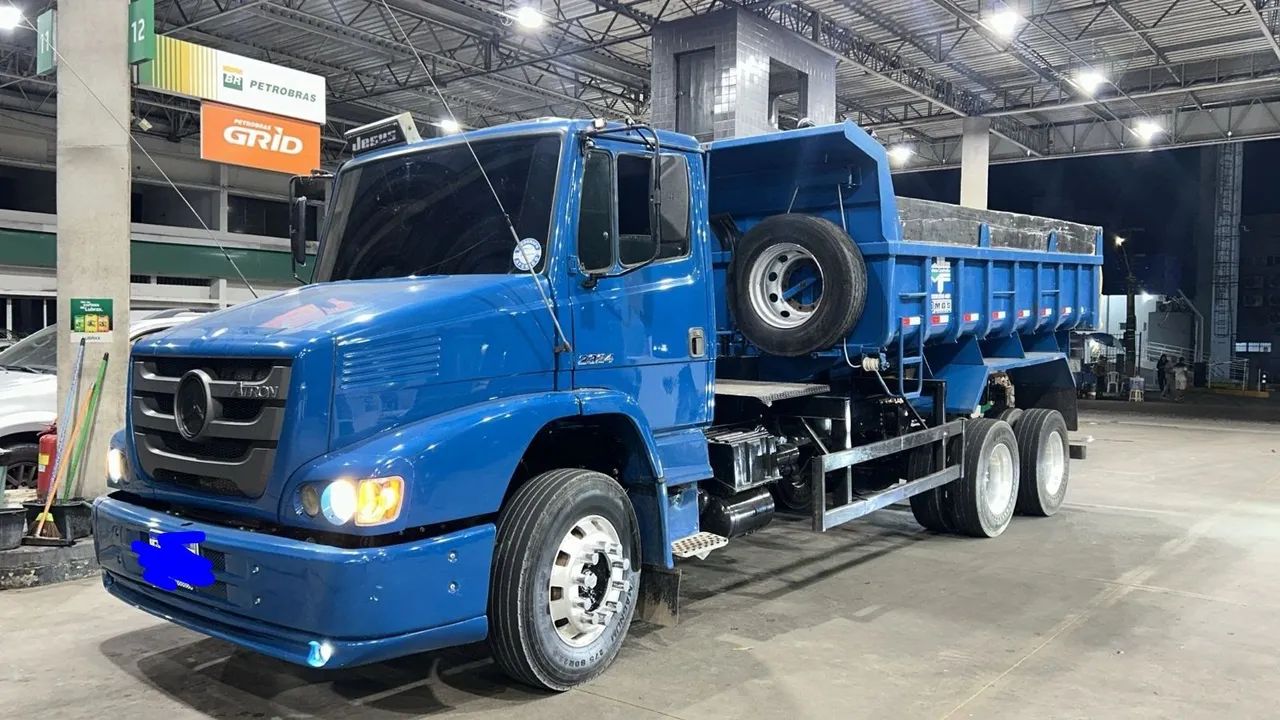 Caminhão Caçamba ano 2016. R$ 370.000 