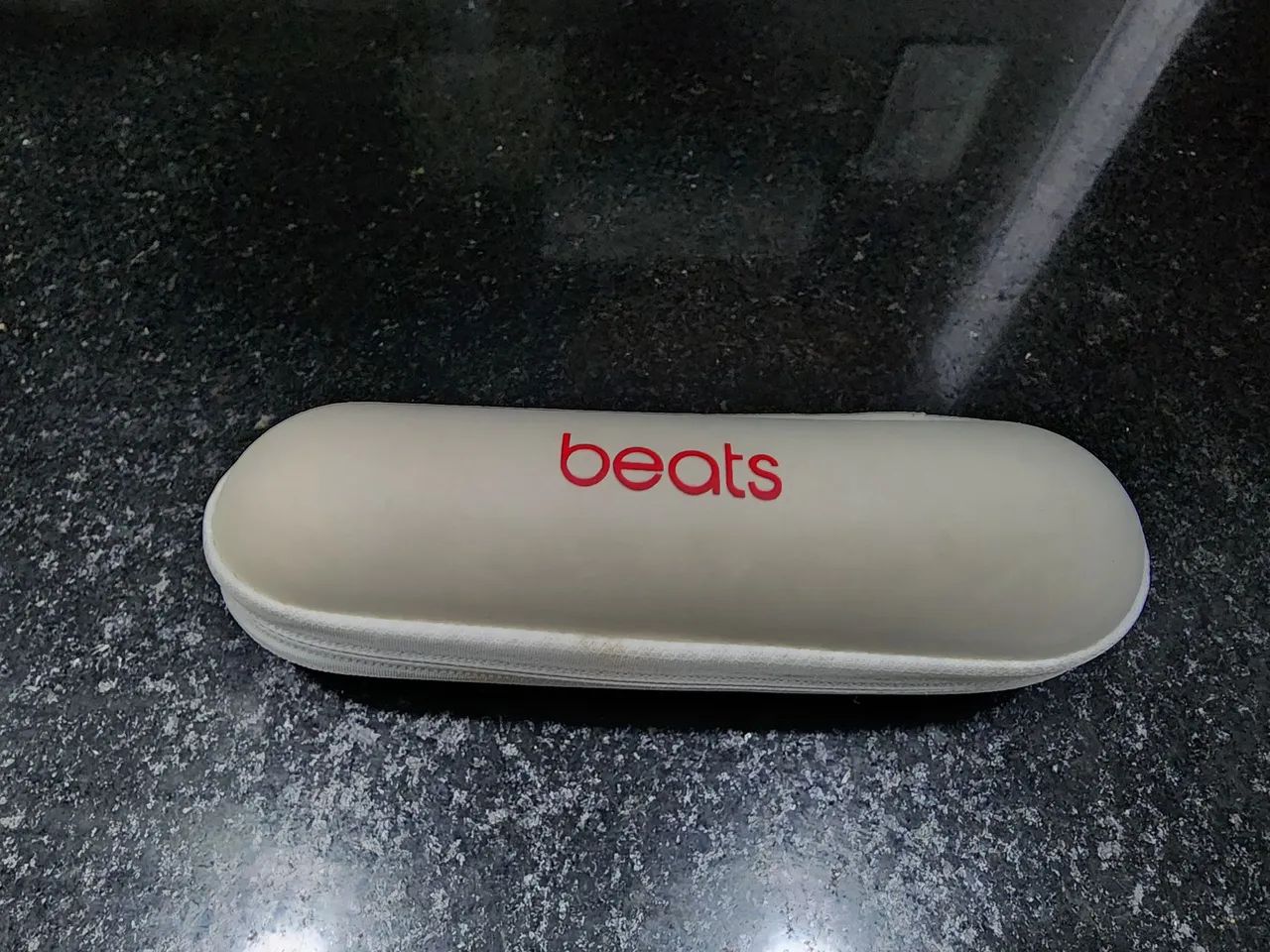 Case original Beats para caixa de som