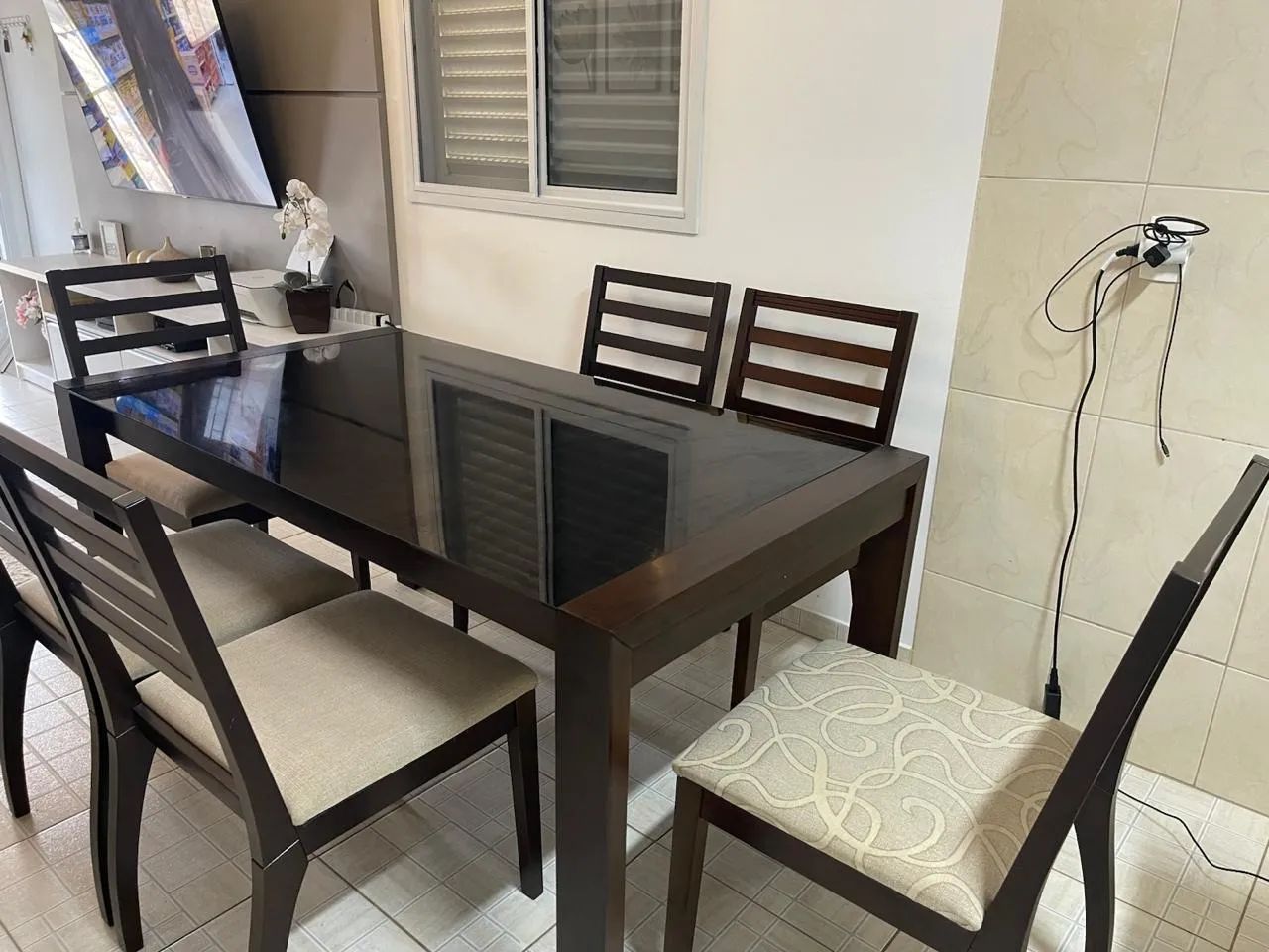 Conjunto mesa retangular e 6 cadeiras  - Foto 2