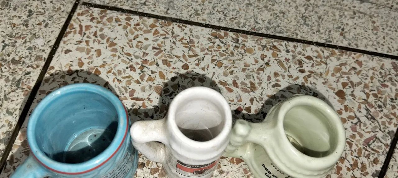 Conjunto de Mini Canecas de Porcelana Antigas - Foto 5
