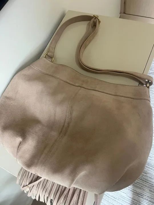 Bolsa de Ombro Bege com Franjas - Foto 3