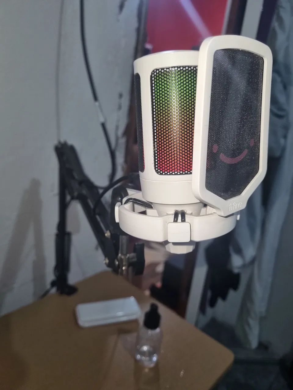 Microfone Gamer fifine A6V RGB com braço articulado  - Foto 5