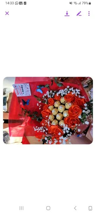 Buquê de rosas vermelhas com chocolates temos várias opções de presentes ,buques de rosas  - Foto 5