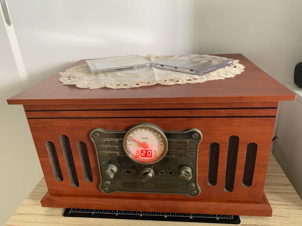 Aparelho de Som Vintage com Rádio e Leitor - Foto 3
