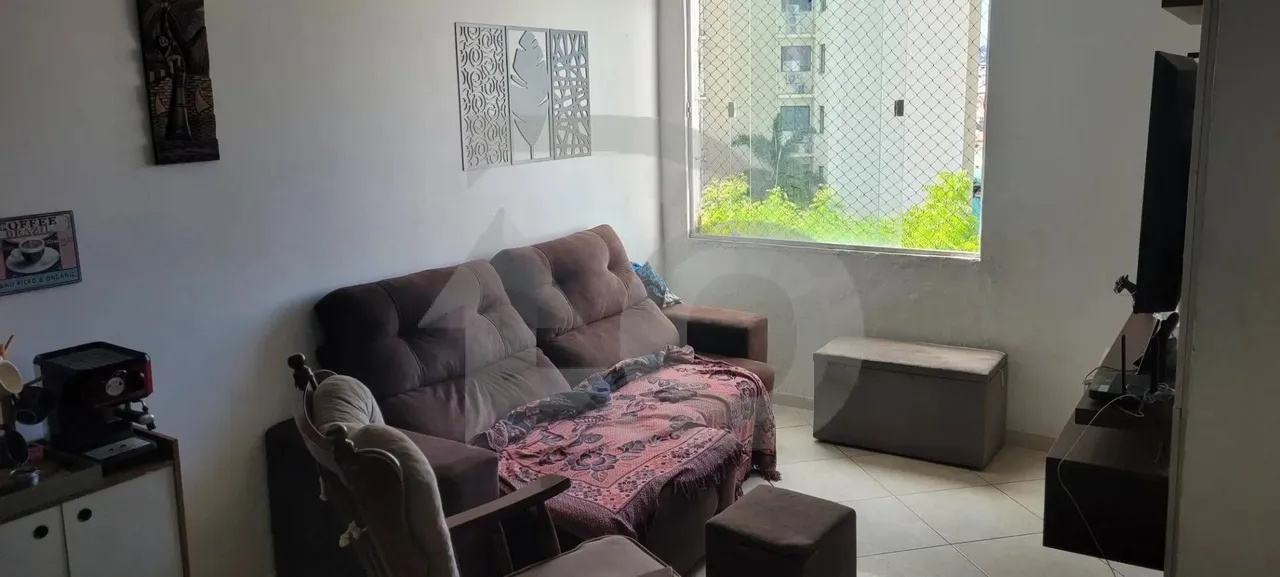 Apartamento no Condomínio Jardim das Palmeiras com 3 Quartos, Garagem, Área de Serviço e L