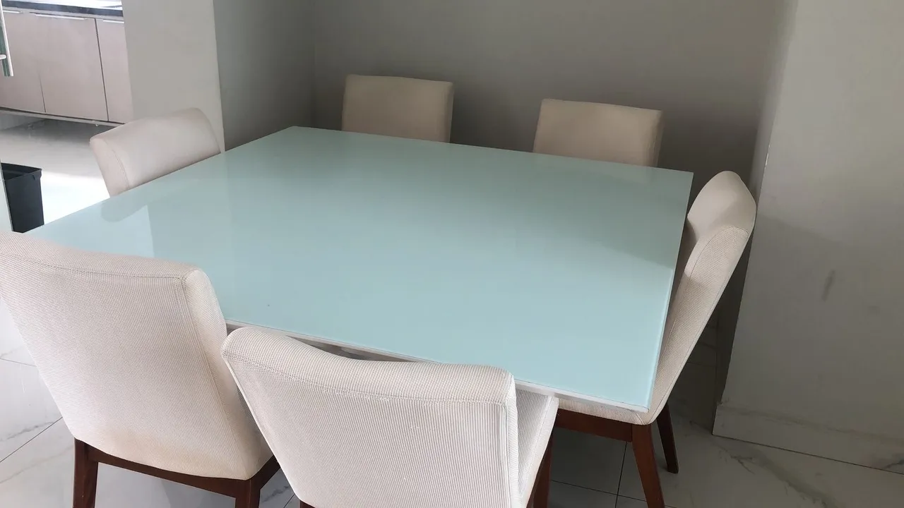 Mesa de Jantar de Vidro