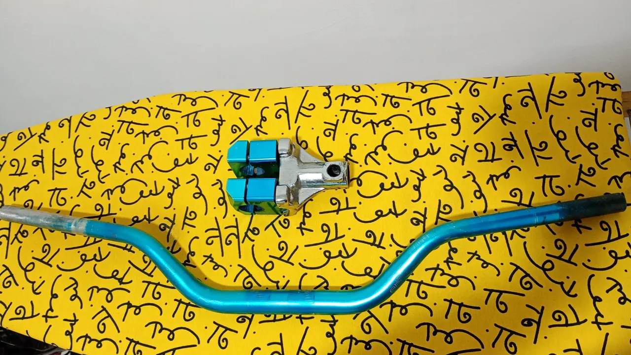 Guidão de Moto Esportiva Azul