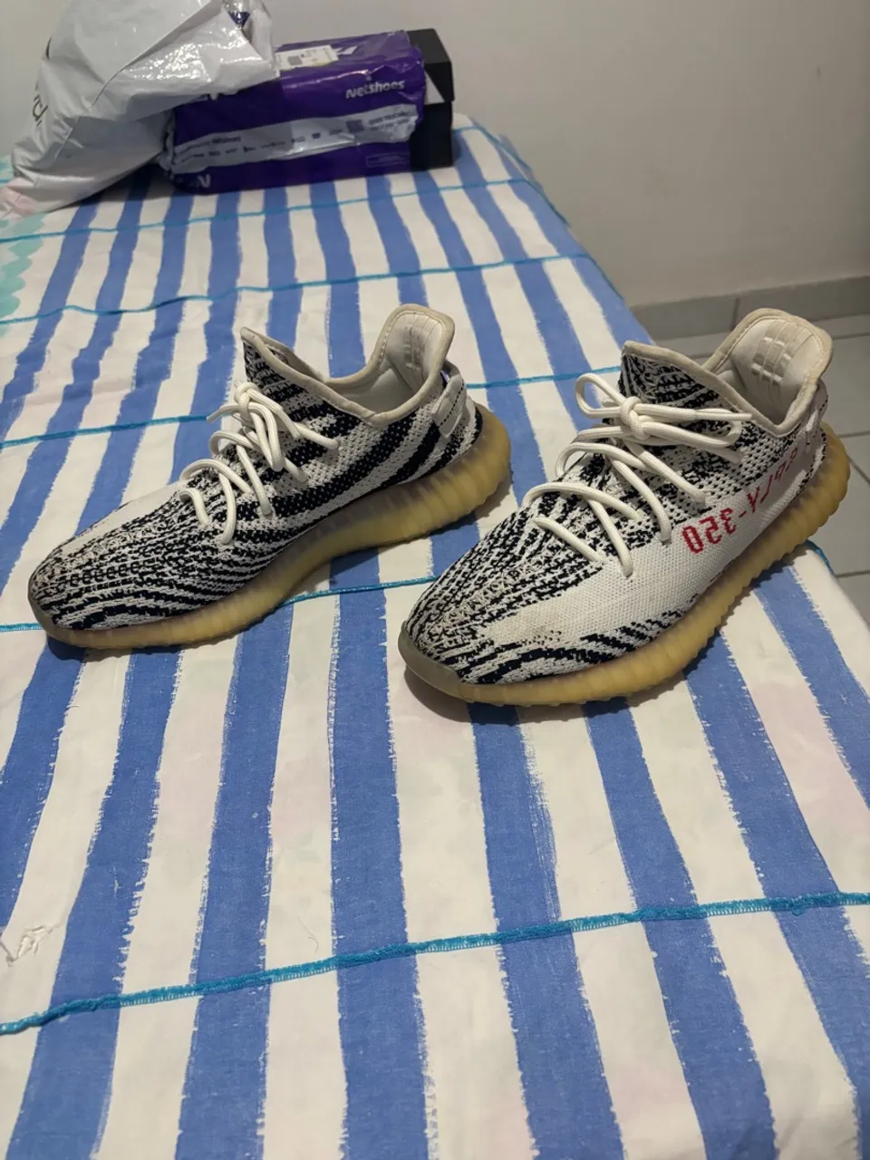 Adidas Yeezy Boost 350 V2 Zebra