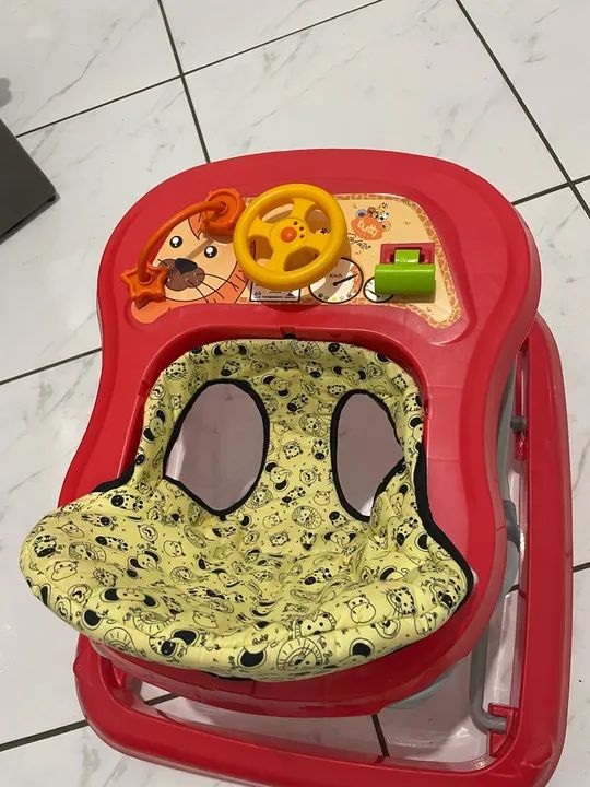 Andador Infantil com Brinquedos - Vermelho funciona tudo ele canta musiquinha  - Foto 3