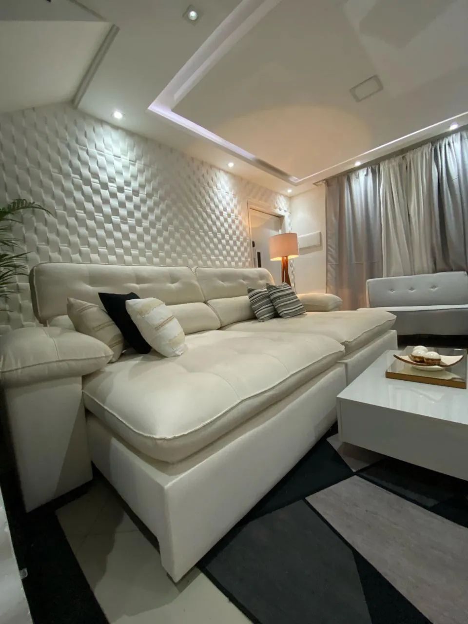 Lindo sofá retrátil e reclinável alto padrão 