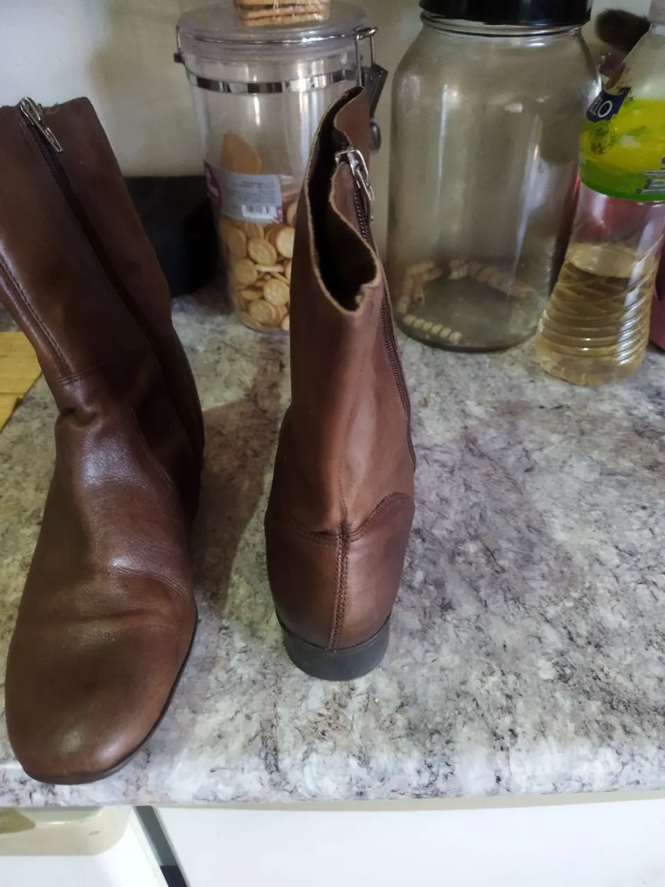 Botas de couro marrom