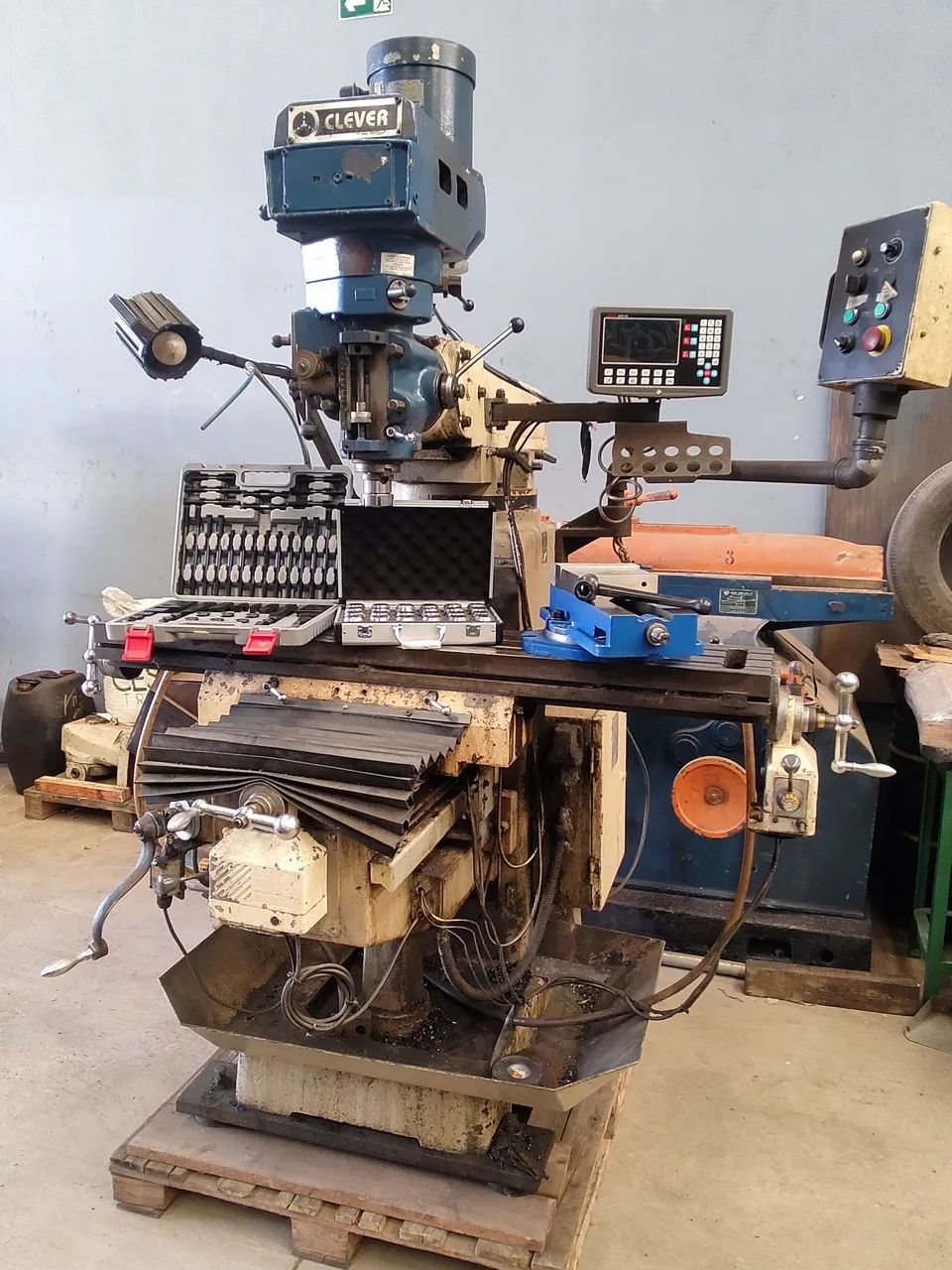 Fresadora ferramenteira clever ISO 4064961552575489121