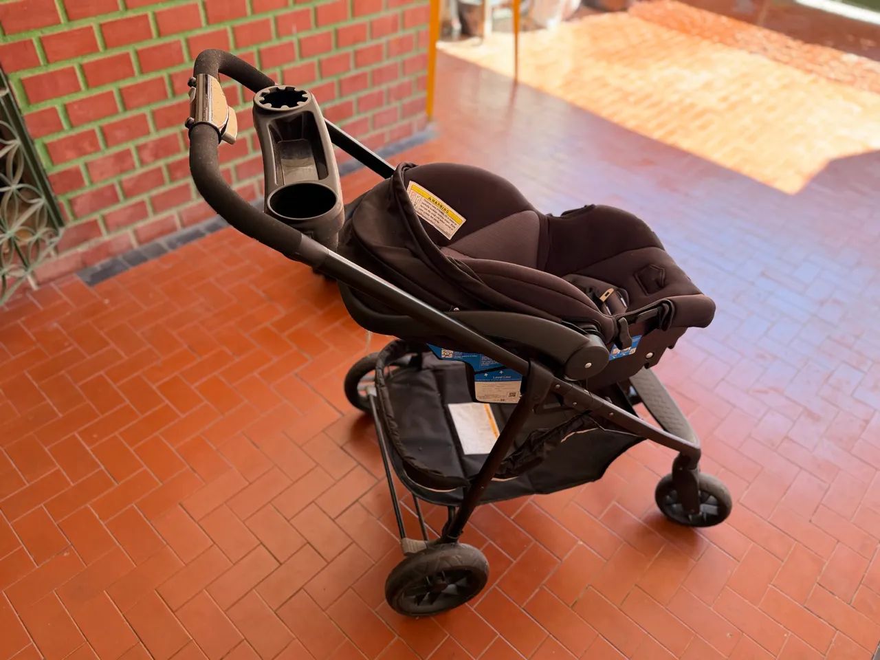 Carrinho de bebê com bebê conforto  - Foto 6