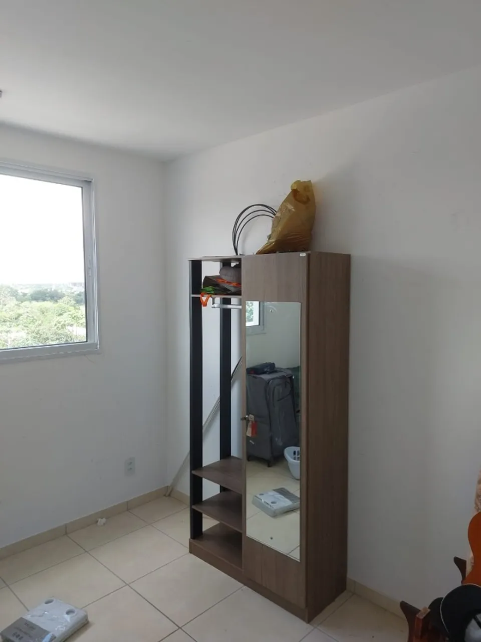 Alugo Apto. 2Qts semi-mobiliado Condomínio UP Flores
