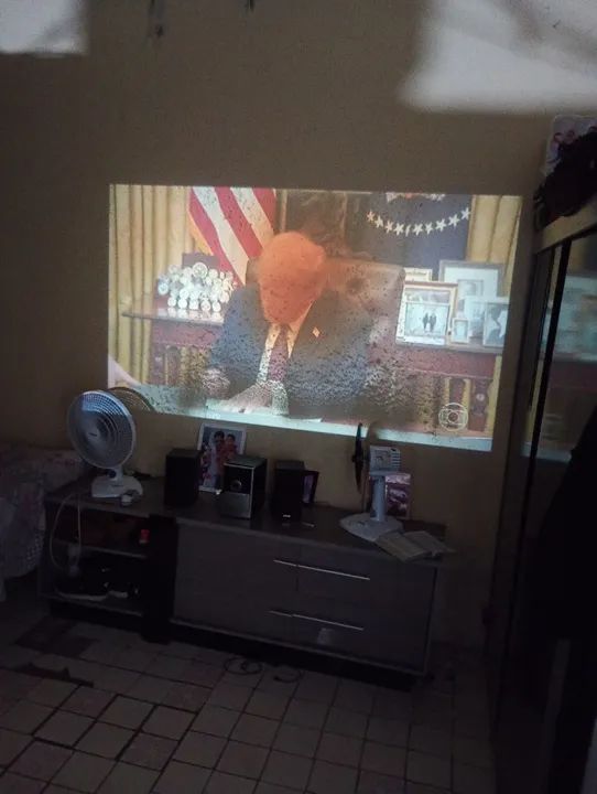 Projetor vendo ou troco por celular 